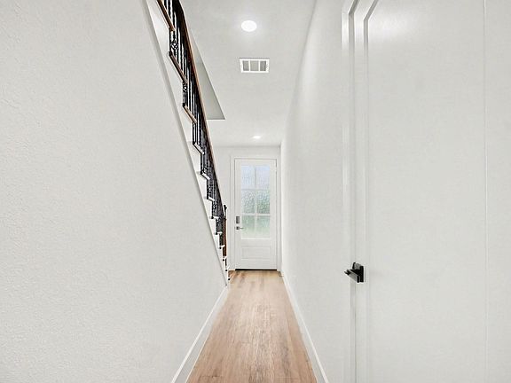 4th image of 123 Milby St