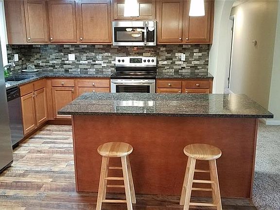 3rd image of 3001 Harcourt Dr