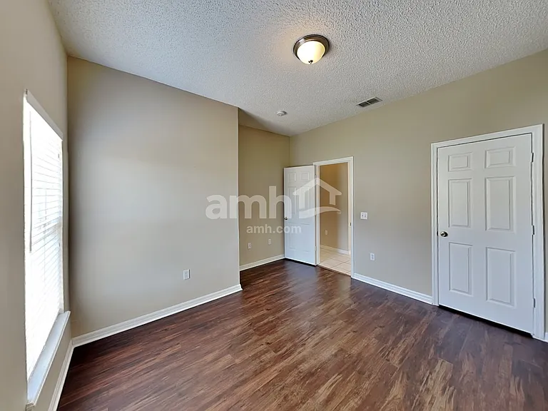 2505 Sherbrook Ln — Photo 17