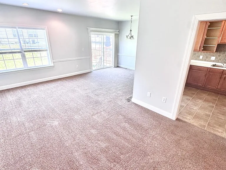 309 Maple Ct — Photo 8