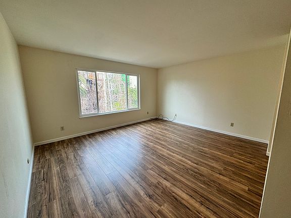 3rd image of 150 Dolores St APT 8