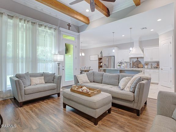 5th image of 200 Parkerson St