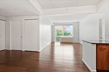 Rented by R New York