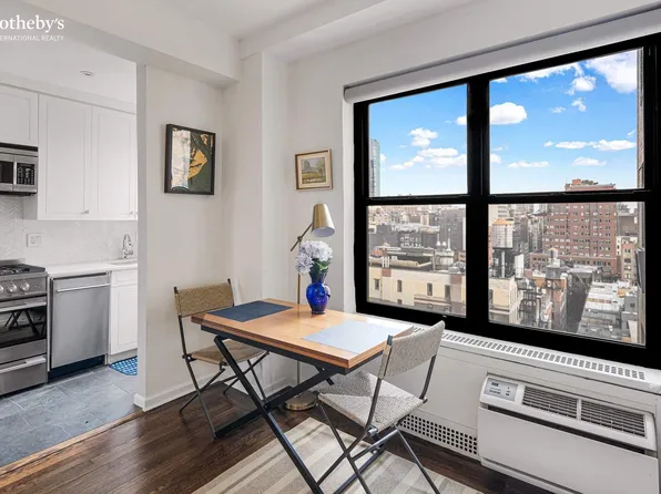 161 West 16th Street 18E image 3 of 10