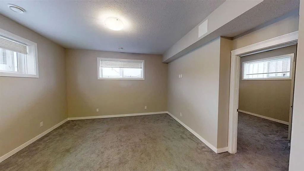 2 bed, 1.0 bath, 1015 sqft, $1,700 — Photo 4