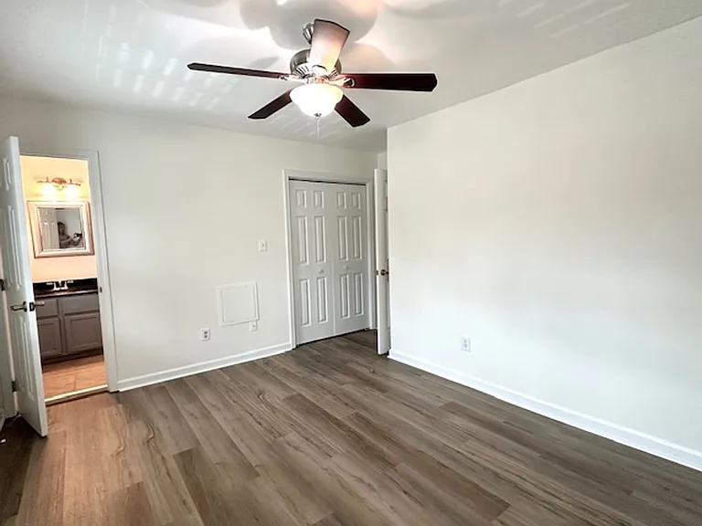104 Carlyle Cir — Photo 24