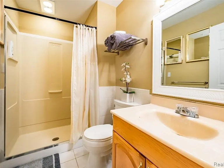 2260 Nixon Rd — Photo 12