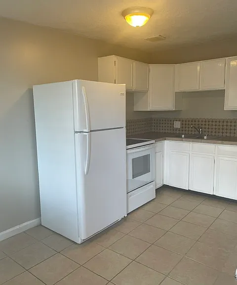 269 E Kelsey Ave #B — Photo 4