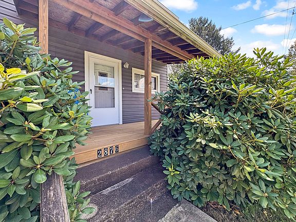 3rd image of 2876 Saranac Dr