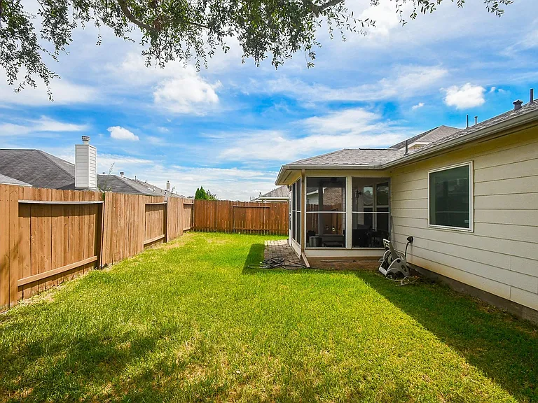 18302 Mable Pond Ln — Photo 32
