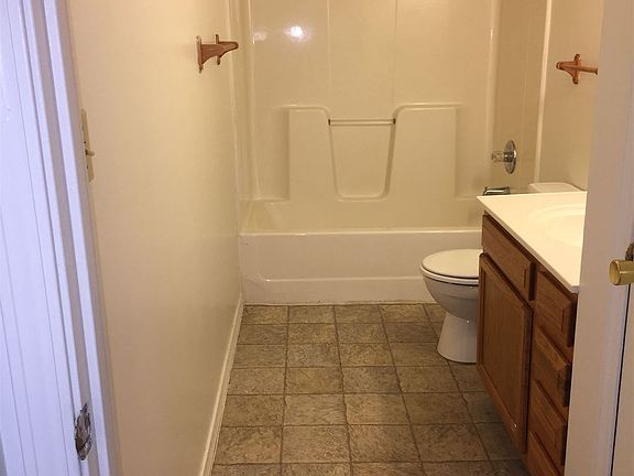 2.5 Spacious Bathrooms