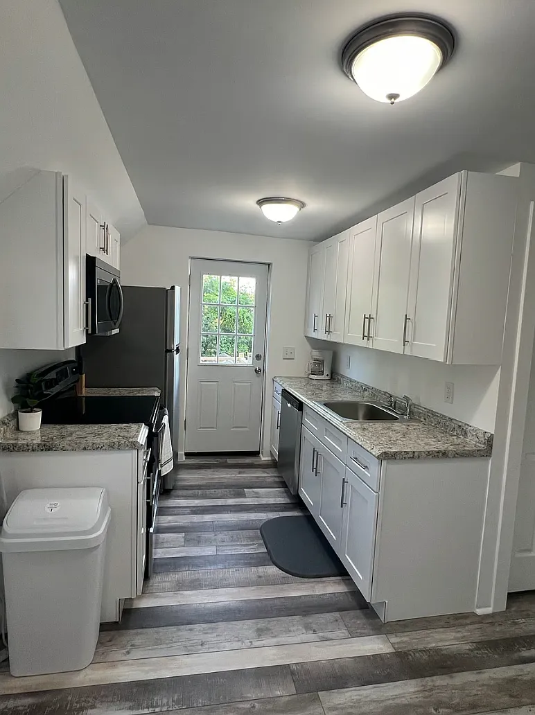 2 bed, 900 sqft, $1,400 — Photo 1