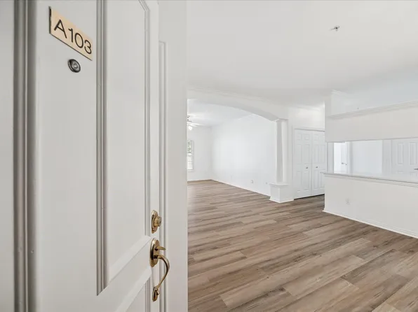 2111 Welch St APT A103, Houston, TX 77019