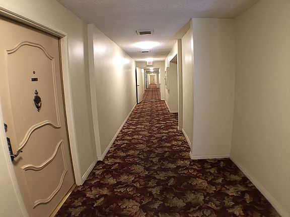 4th image of 5343 Yarmouth Ave Unit 205