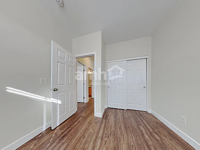 8920 Cambridge Glen Ct — Photo 13