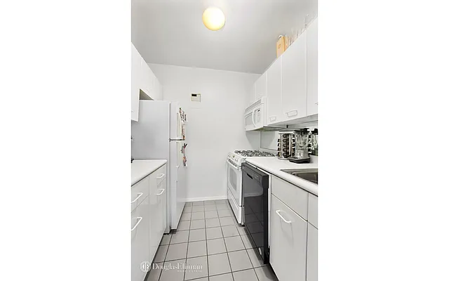 Sold by Douglas Elliman | media 25