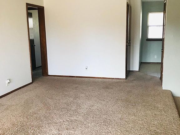4th image of 813 W Forest Dr