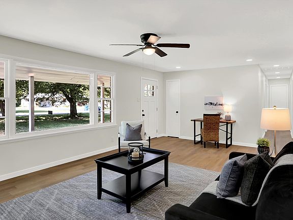 5th image of 3031 S Kercheval Dr