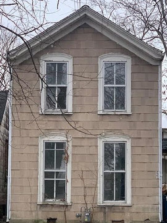 1st image of 221 N 16th St