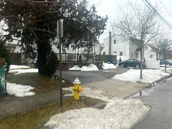 3rd image of 130 2nd Ave