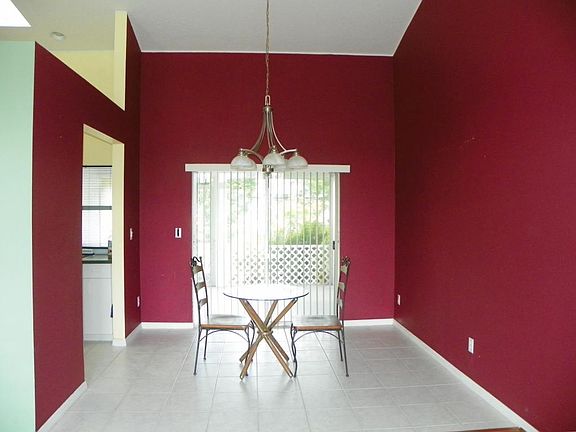 4th image of 961 SW Fable Ave