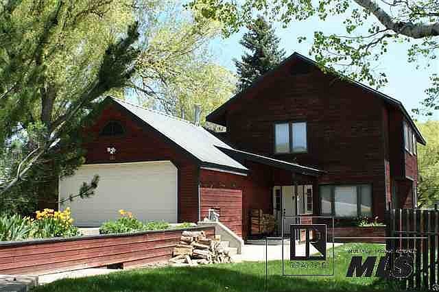 1st image of 828 Douglas St