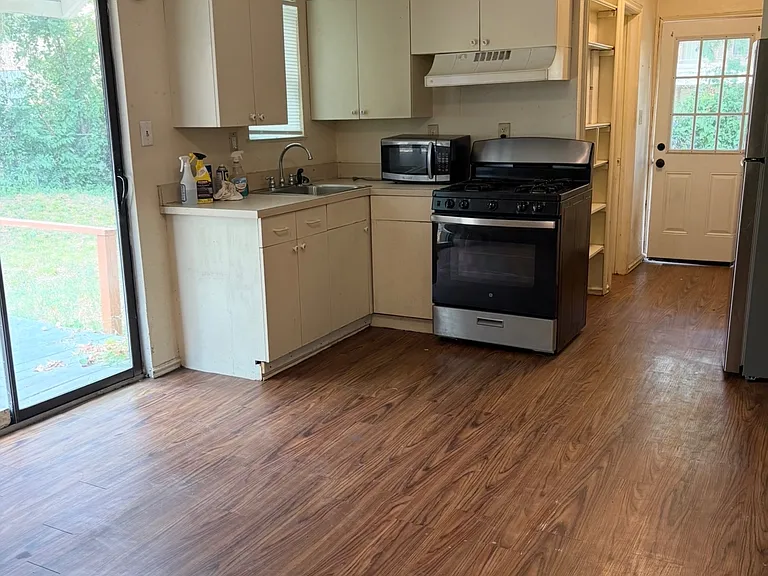 1005 Chestnut St #1 — Photo 5