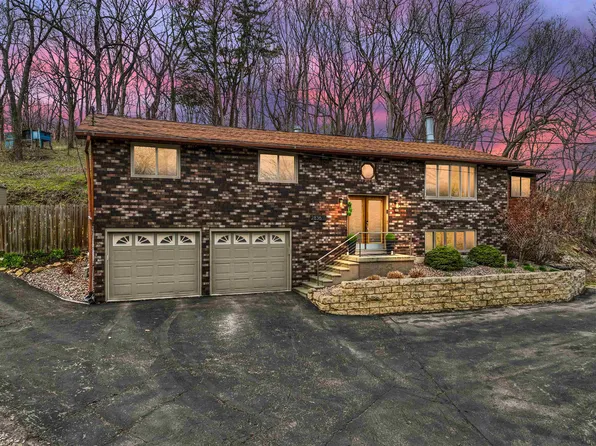 2836 Shiras Ave, Dubuque, IA 52001