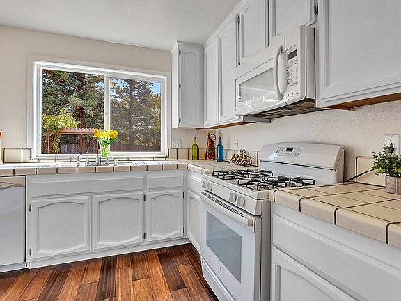 5th image of 5 Cherry Blossom Ct