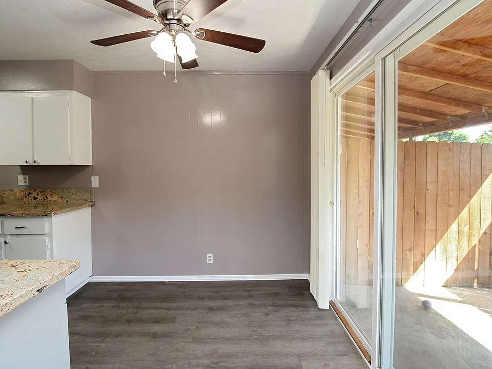 1120 SE Baseline St #1-4