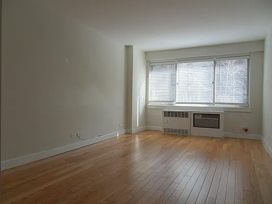 Rented by Stonehenge NYC LLC | media 8
