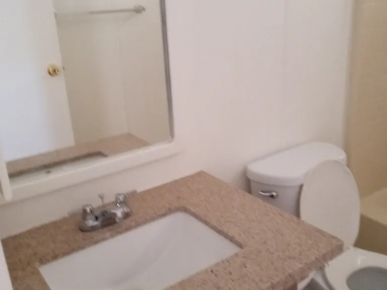 2466 Merrill Ave — Photo 12