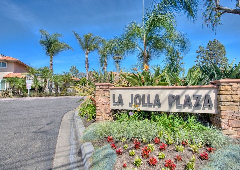 2nd image of 13950 La Jolla Plz