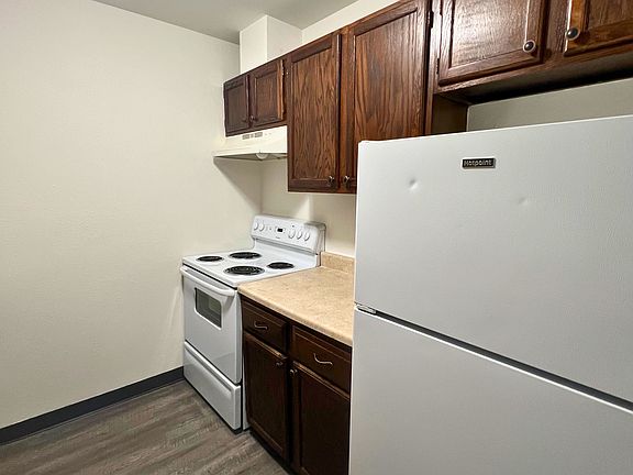 2nd image of 1510 E Gateway Cir S APT 106