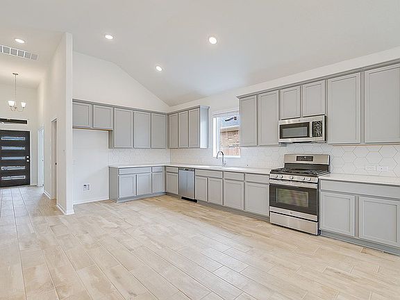 4th image of 952 Blue Oak Blvd