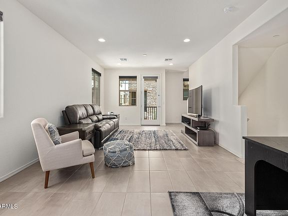 5th image of 1750 E DOGWOOD Lane