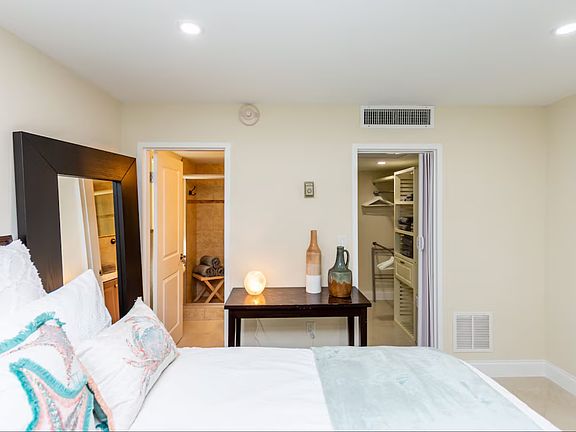 3rd image of 4040 Galt Ocean Dr #224