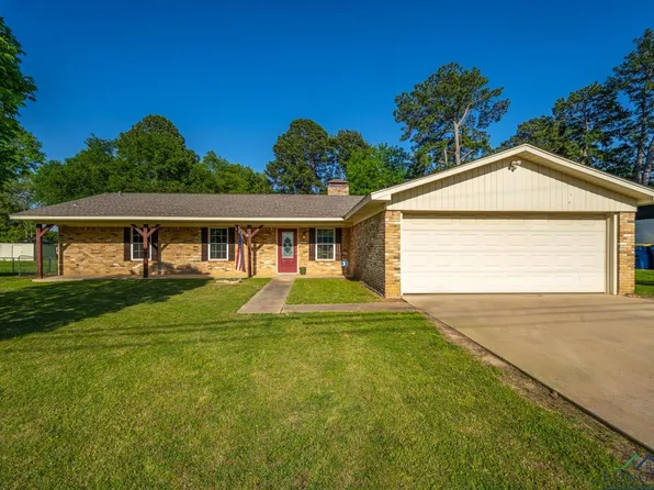2802 Redbud St, Kilgore, TX 75662