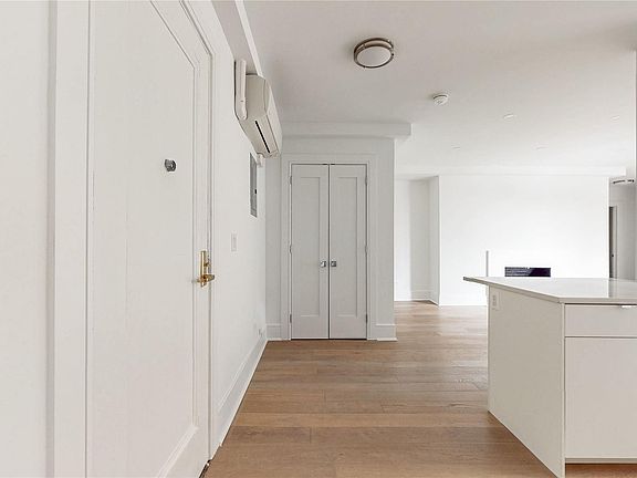 4th image of 14809 Northern Boulevard #5M