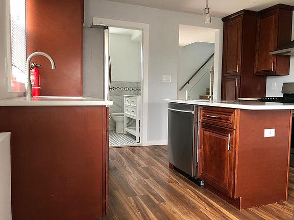 4th image of 15 Gless Ave Unit 2