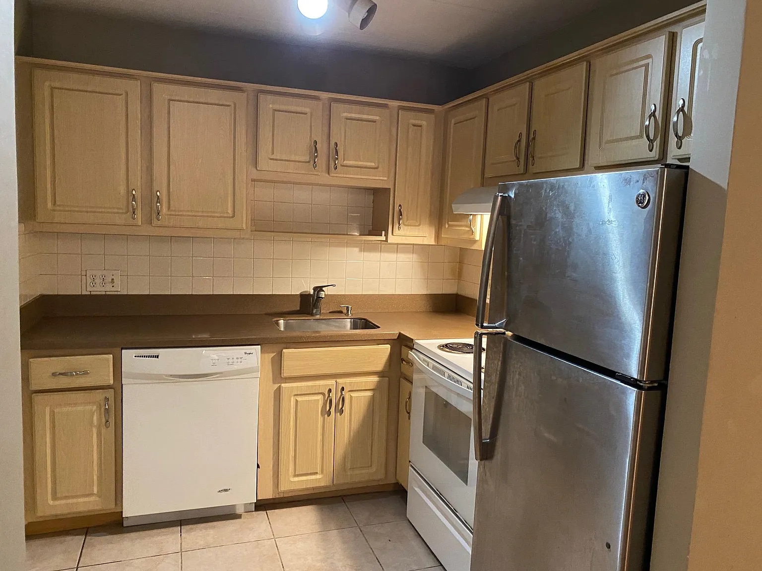 26 W Wyoming Avenue — Photo 1