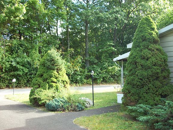 2nd image of 15 Luau Ln