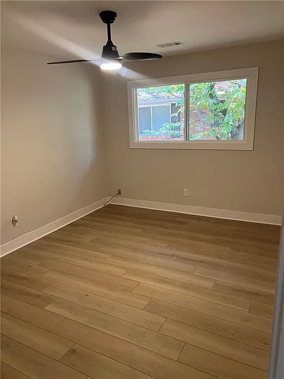 3 bed, 2.0 bath, 1926 sqft, $2,200 — Photo 3