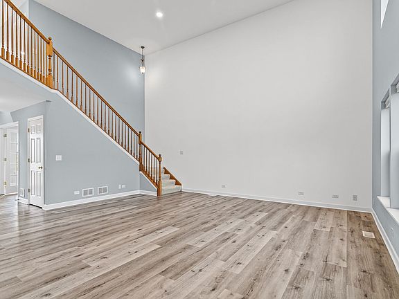 5th image of 1658 Centennial Dr