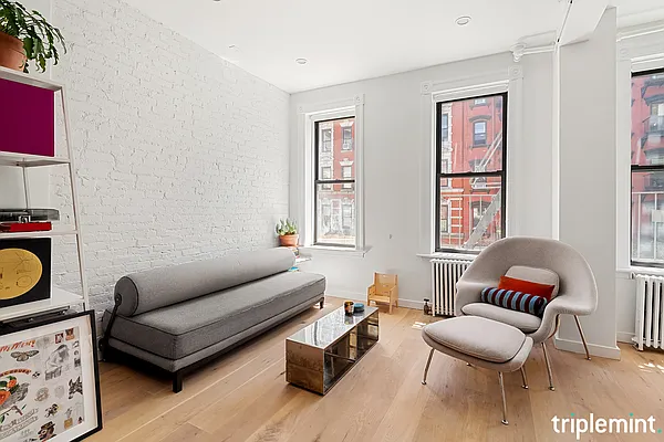 Sold by Triplemint | media 2