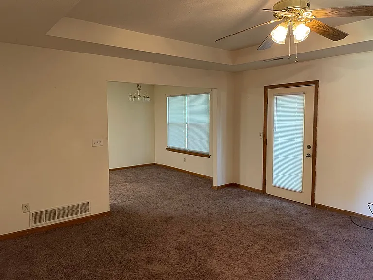 5205 Gasconade Dr — Photo 8