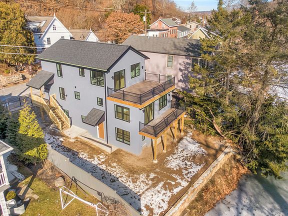 3rd image of 229 Piermont Ave #201