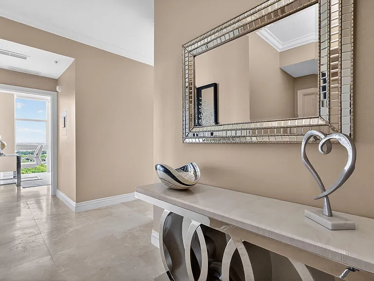 700 E Boynton Beach Blvd #Penthouse 2 — Photo 2