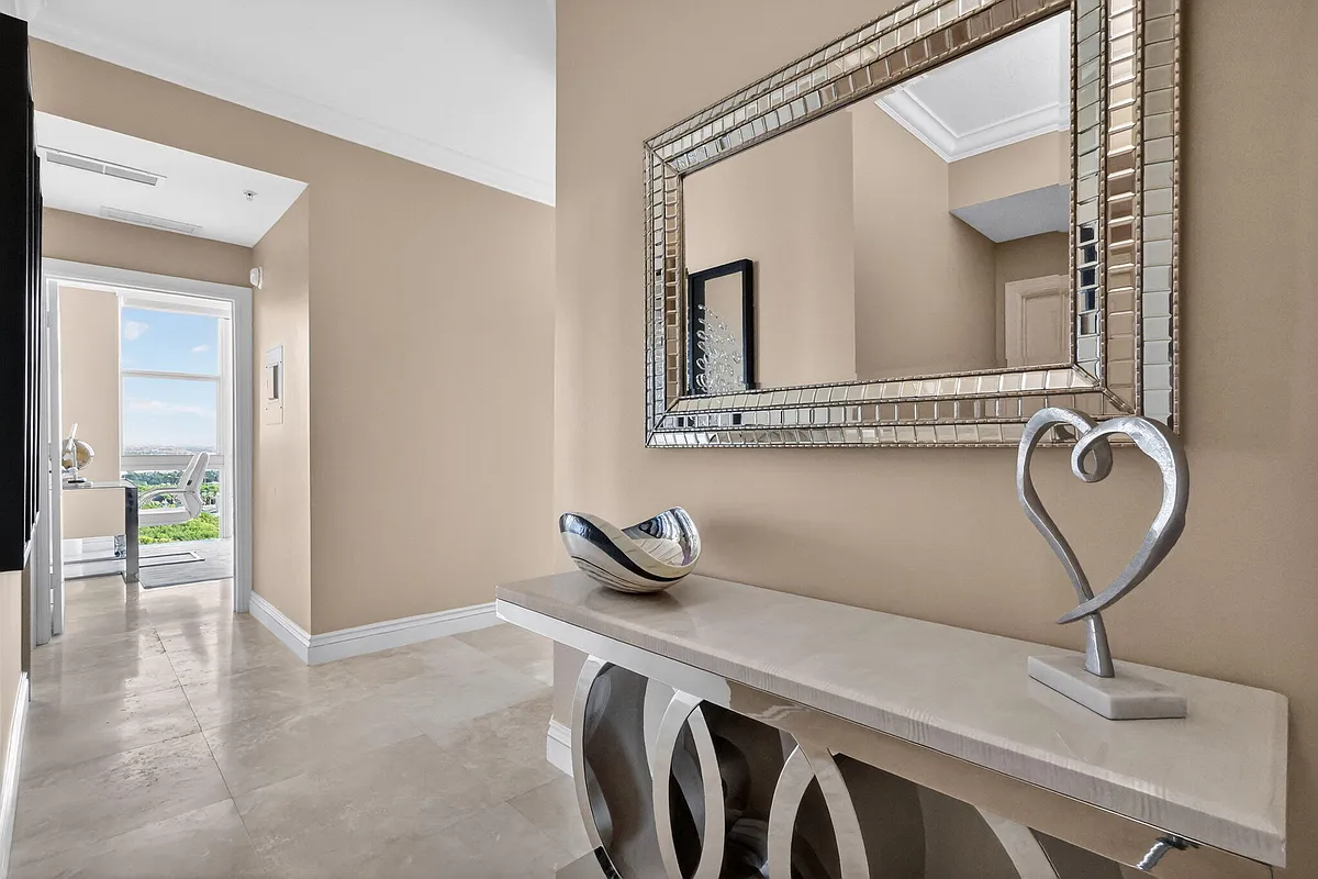 Building Photo - 700 E Boynton Beach Blvd #Penthouse 2