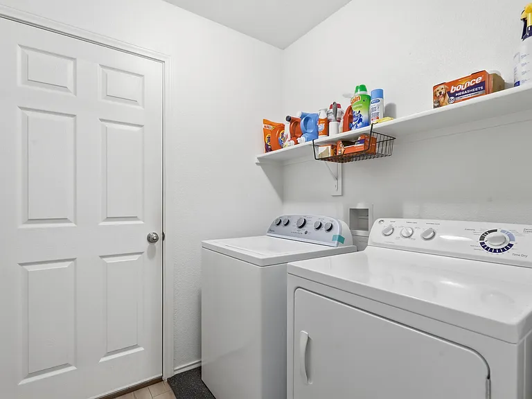 10101 Newtown Dr — Photo 25